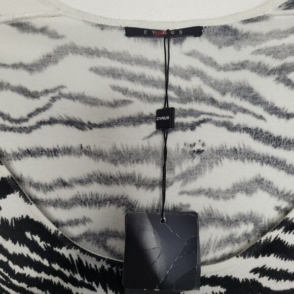 Cyrus black and white striped zebra print animal stretch sweater NWT - Picture 3 of 6